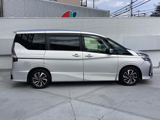 セレナ ハイウェイスターＶ　メモリーナビ　全方位モニター　ＥＴＣ　ドライブレコーダー　プロパイロット　衝突被害軽減ブレーキ　後側方車両検知警報システム　両側電動スライドドア　オートマチックハイビーム　スマートキー（17枚目）