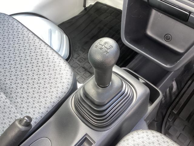 ミニキャブトラック Ｍ　ワンオーナー　ラジオ　エアコン　パワステ　４ＷＤ　５ＭＴ　運転席助手席エアバック（7枚目）