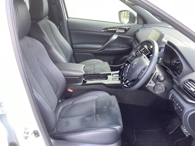 エクリプスクロスPHEV ブラックエディション 元試乗車 電気温水式ヒーター 電動シート スマホ連携ナビ 全方位モニター ETC2.0 マイパイロット リモートコントロール 衝突被害軽減ブレーキ 後側方車両検知警報システム 電動リヤゲート(11枚目)