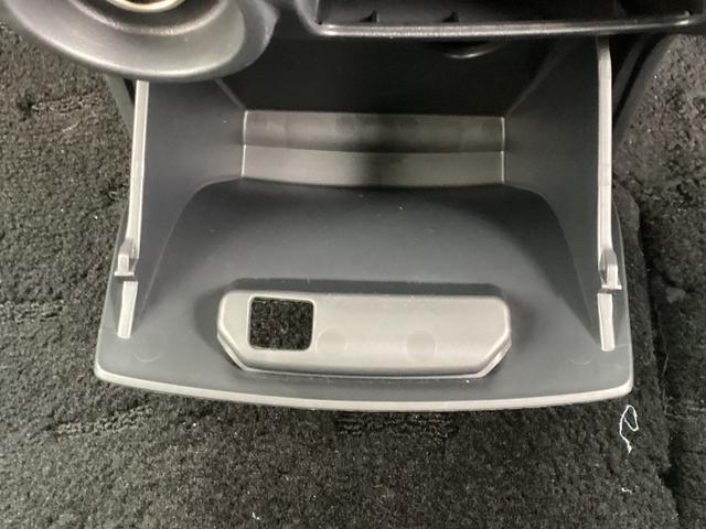 デリカＤ：５ シャモニー　ＨＤＤナビ　バックカメラ　ＥＴＣ　オートクルーズコントロール　両側電動スライドドア　横滑り防止装置　ディスチャージヘッドライト　オートライトコントロール　フォグランプ　スマートキー（47枚目）