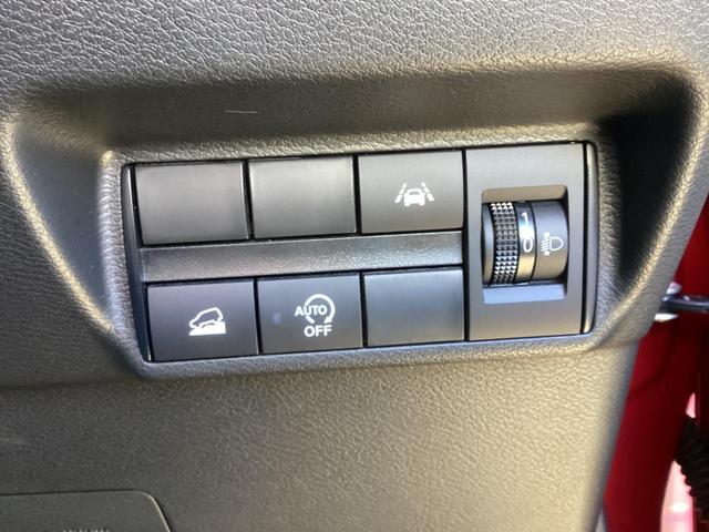 車線逸脱防止支援機能やヒルディセントコントロール、アイドリングストップも装備！