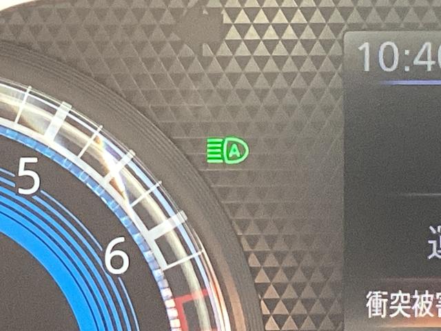 【オートマチックハイビーム】暗い道でハイビームを使用の際はオートマチックハイビームを使用すれば対向車がくれば、自動でロービームに切り替えてくれて便利！