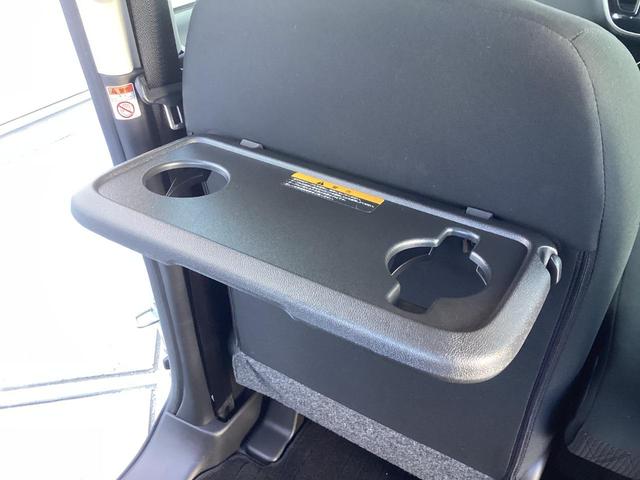 ����ȃV�[�g�o�b�N�ɂ̓h�����N�z���_�[�t���̃e�[�u�����I�H����x�e���ɂ͕֗��I