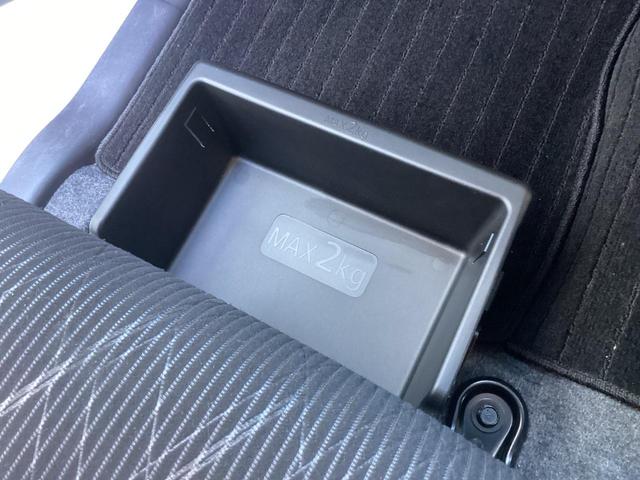 ����ȃV�[�g���ɂ͈����o���^�C�v�̃g���C���I�C������Ă��������ȕ֗��Ȏ��[�X�y�[�X�I