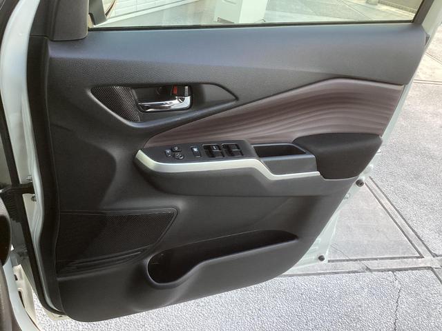 ���s���ɋ�C�̓���ւ������鎞�A�^�]�Ȃ���͏���Ȃ�㕔���Ȃ̑����d���ŊJ���߂ł���̂ŉ��K�ɉ߂������Ƃ��ł��܂��I