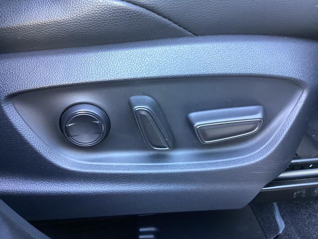 カローラクロス ハイブリッド　Ｚ　ワンオーナー　メモリーナビ　全周囲カメラ　ＥＴＣ　ドライブレコーダー　レーダークルーズコントロール　衝突被害軽減ブレーキ　後側方車両検知警報システム　電動シート　電動リヤゲート　シートヒーター（12枚目）