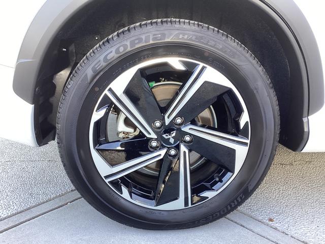 エクリプスクロスＰＨＥＶ Ｐ　元試乗車　電気温水式ヒーター　電動シート　スマホ連携ナビ　全周囲カメラ　ＥＴＣ２．０　マイパイロット　衝突被害軽減ブレーキ　後側方車両検知警報システム　ＡＣ１５００Ｗ　電動リヤゲート　シートヒーター（28枚目）