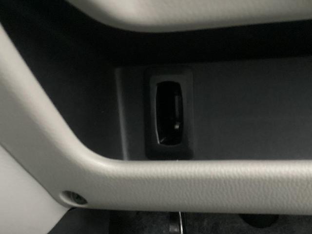 �X�}�[�g�L�[�̓d�r���Ȃ��Ȃ������͂�����̌��ɃX�}�[�g�L�[���������݁A�����̂悤�Ƀu���[�L�𓥂݂Ȃ���G���W���X�^�[�g�{�^�����v�b�V���I