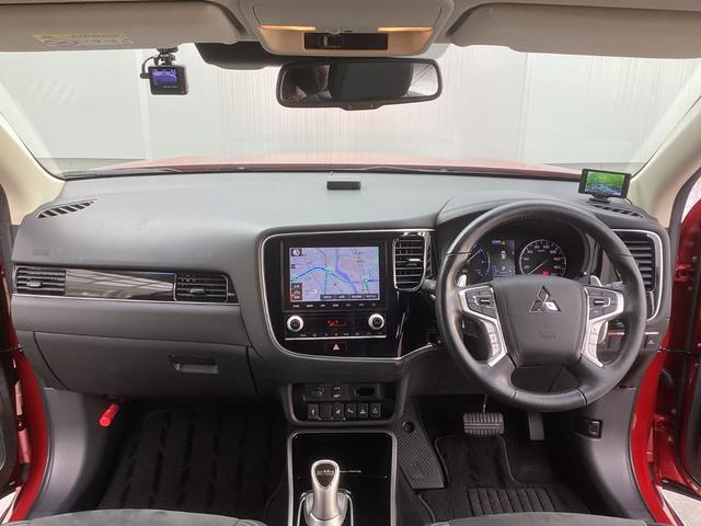 アウトランダーＰＨＥＶ Ｇプラスパッケージ　ワンオーナー　スマホ連携ナビ　電動シート　全周囲カメラ　ＥＴＣ２．０　ドラレコ前後　レーダークルーズコントロール　衝突被害軽減ブレーキ　後側方車両検知警報システム　電動リヤゲート　ＡＣ１５００Ｗ（16枚目）