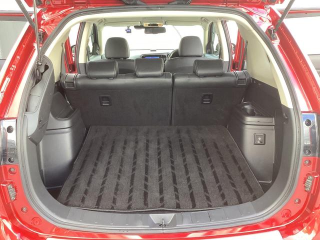 アウトランダーＰＨＥＶ Ｇプラスパッケージ　ワンオーナー　スマホ連携ナビ　電動シート　全周囲カメラ　ＥＴＣ２．０　ドラレコ前後　レーダークルーズコントロール　衝突被害軽減ブレーキ　後側方車両検知警報システム　電動リヤゲート　ＡＣ１５００Ｗ（24枚目）