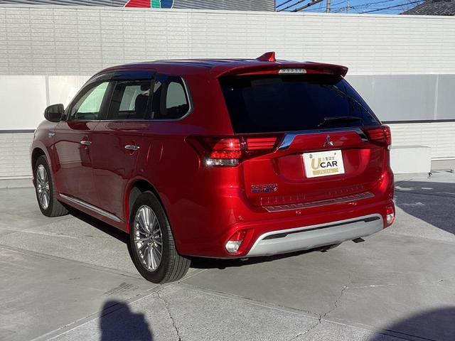 アウトランダーＰＨＥＶ Ｇプラスパッケージ　ワンオーナー　スマホ連携ナビ　電動シート　全周囲カメラ　ＥＴＣ２．０　ドラレコ前後　レーダークルーズコントロール　衝突被害軽減ブレーキ　後側方車両検知警報システム　電動リヤゲート　ＡＣ１５００Ｗ（32枚目）