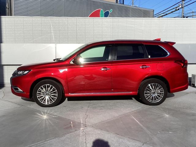 アウトランダーＰＨＥＶ Ｇプラスパッケージ　ワンオーナー　スマホ連携ナビ　電動シート　全周囲カメラ　ＥＴＣ２．０　ドラレコ前後　レーダークルーズコントロール　衝突被害軽減ブレーキ　後側方車両検知警報システム　電動リヤゲート　ＡＣ１５００Ｗ（33枚目）