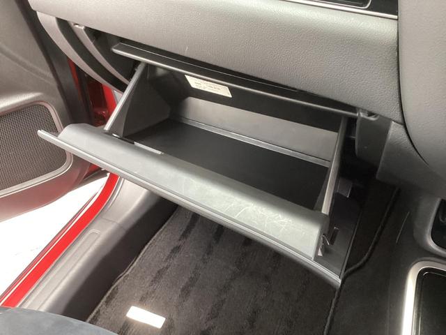 アウトランダーＰＨＥＶ Ｇプラスパッケージ　ワンオーナー　スマホ連携ナビ　電動シート　全周囲カメラ　ＥＴＣ２．０　ドラレコ前後　レーダークルーズコントロール　衝突被害軽減ブレーキ　後側方車両検知警報システム　電動リヤゲート　ＡＣ１５００Ｗ（60枚目）