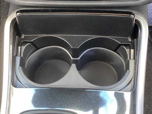 アウトランダーＰＨＥＶ Ｇプラスパッケージ　ワンオーナー　スマホ連携ナビ　電動シート　全周囲カメラ　ＥＴＣ２．０　ドラレコ前後　レーダークルーズコントロール　衝突被害軽減ブレーキ　後側方車両検知警報システム　電動リヤゲート　ＡＣ１５００Ｗ（63枚目）