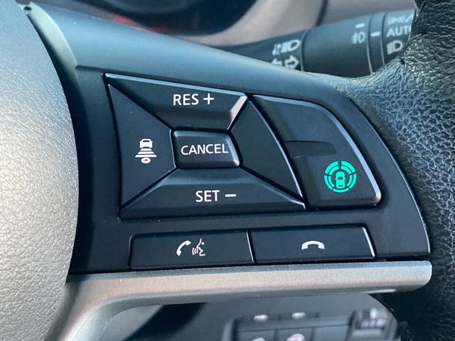 �y�}�C�p�C���b�g�z�A�N�Z������Ȃ��ł��O�̎ԂƂ̎ԊԂ�ۂ��Ȃ���ݒ肵�����x���ő����Ă���A�n���h���𐧌䂵�ĎԐ������t�߂𑖂�菕�������Ă����I