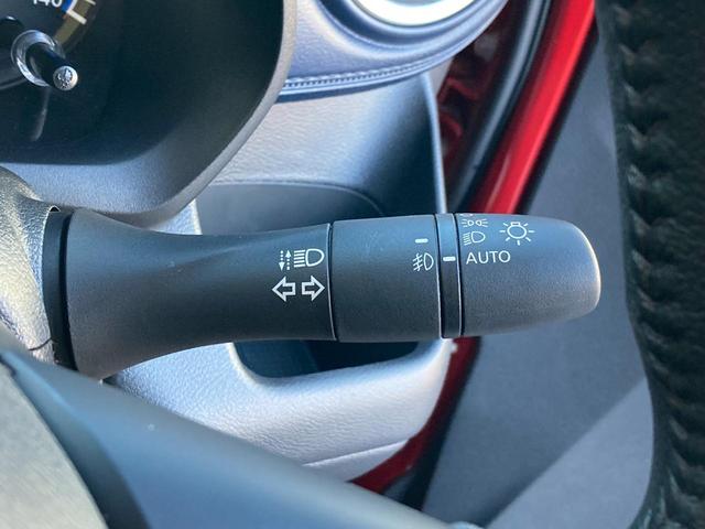 �y�I�[�g���C�g�R���g���[���z�w�b�h���C�g�̓I�[�g�|�W�V�����ɍ��킹�Ă����Ύ��̖͂��邳�ɉ����Ď����I�ɓ_���^�������Ă���܂��I�[��ꎞ��g���l��������Ƃ��ɂ͕֗��I