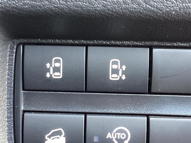 ��ȃX���C�h�h�A�͗����d���ŊJ���߉\�ł��I�^�]�Ȃɂ��邱����̃{�^�����������ł��܂��I