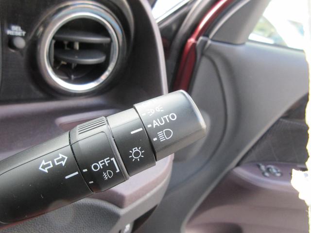 Ｎ－ＯＮＥ プレミアム・Ｌパッケージ　社外ナビ　ＴＶ　ＥＴＣ　スマートキー２個　本革ステアリング　純正アルミホイール　オートライト　プッシュスタート（4枚目）