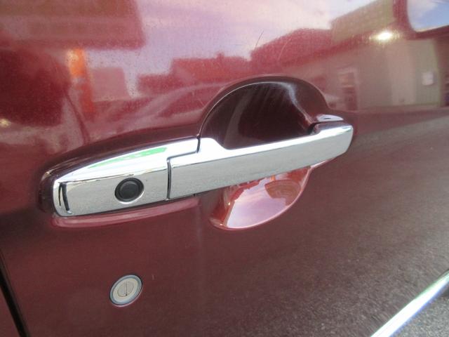 Ｎ－ＯＮＥ プレミアム・Ｌパッケージ　社外ナビ　ＴＶ　ＥＴＣ　スマートキー２個　本革ステアリング　純正アルミホイール　オートライト　プッシュスタート（30枚目）