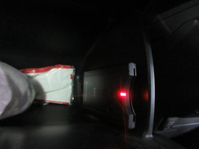 ステップワゴン G コンフォートセレクション フリップダウンモニター 両側オートスライドドア ETC ディスチャージヘッドライト アイドリングストップ バックカメラ オートエアコン スマートキー2個(4枚目)