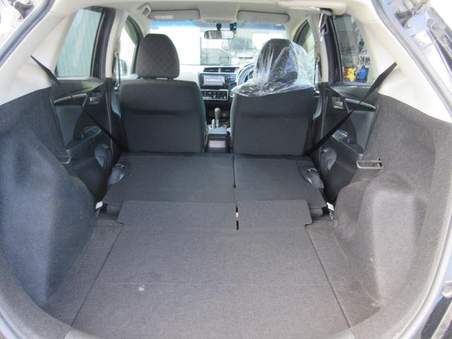 フィット １３Ｇ・Ｌパッケージ　純正ナビ　Ｂｌｕｅｔｏｏｔｈ　ドライブレコーダー　バックカメラ　ステアリングリモコン　ＨＩＤ　オートライト　ＥＴＣ　スマートキー（19枚目）