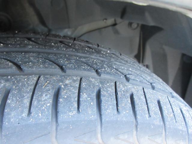 フィット １３Ｇ・Ｌパッケージ　純正ナビ　Ｂｌｕｅｔｏｏｔｈ　ドライブレコーダー　バックカメラ　ステアリングリモコン　ＨＩＤ　オートライト　ＥＴＣ　スマートキー（30枚目）