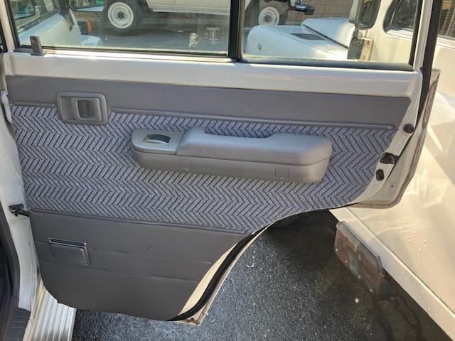 �E���A����