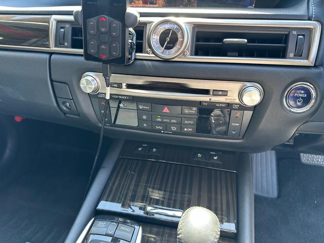 ＧＳ ＧＳ３００ｈ　バージョンＬ　黒革シート　サンルーフ　ワークジーストＳＴ３　２０インチＡＷ　ロームエアーエアサスキット　スキッパーエアロ（Ｓ）　エスプリエアロ（Ｆ）　Ｂカメラ　ＥＴＣ　マフラーカッター　Ｐトランク構造変更エアサス（14枚目）