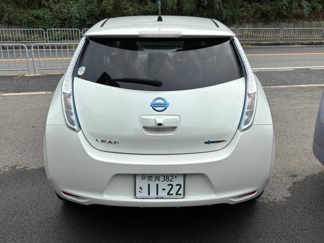 リーフ Ｘ　車検令和８年１月まで　８セグメント　アラウンドビューモニター（4枚目）