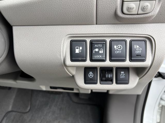 リーフ Ｘ　車検令和８年１月まで　８セグメント　アラウンドビューモニター（10枚目）