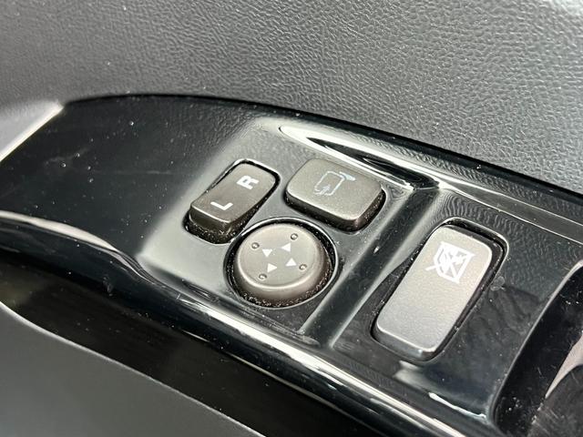 �y�d���i�[�~���[�z�����ĕ֗��I�X�C�b�`��Ń~���[�̊J�A���E�����������o���܂��􃉃b�g�ȉ׎��Ƃ��Ďg���܂��B����E���W���[�Ƒ劈��ł��ˁB