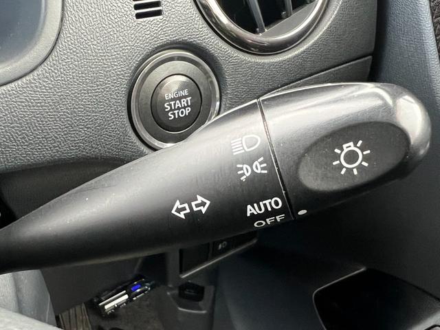 �y�w�b�h���C�g���x���C�U�[�z���������@�\�B������Ń��C�g���Ƃ炷�����𒲐��ł��܂��B�����h���C�u�̍ۂ͂���������Ƃ炵�Ĉ��S���s���Ă��������B