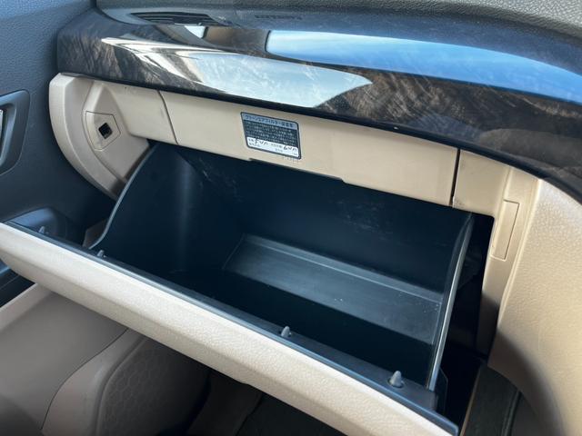 アルファードハイブリッド X 霊柩車 寝台車 搬送車 棺・ストレッチャー対応 電動スライドドア カーナビ テレビ バックカメラ ETC ステアリングリモコン オートエアコン オートライト 電動格納ミラー パワーウィンドウ(56枚目)