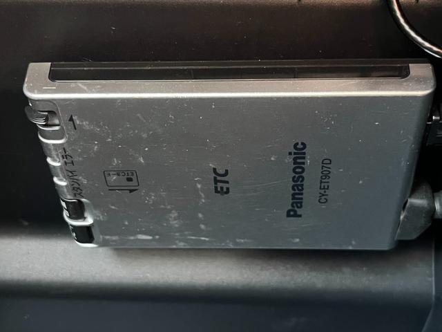 【ＥＴＣ】高速道路の料金所をストレスなく通過。話題のスポットやサービスエリアに多い「スマートＩＣ」利用時は必須のアイテムです。当店でセットアップを実施、ご納車当日からすぐにご利用いただけます。