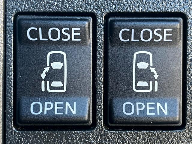 【両側電動スライドドア】ボタンを押すだけでスライドドアの開閉が可能。もちろんキーからの操作も可能。お子様を抱いている時・両手いっぱいの荷物を持ってる時など非常に役立ちます。