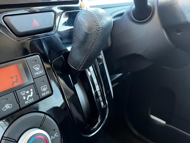 【シフトレバー】シフトもとても操作しやすいデザインになっております！運転する人の事を第一に考えた操作性の高い仕様です☆