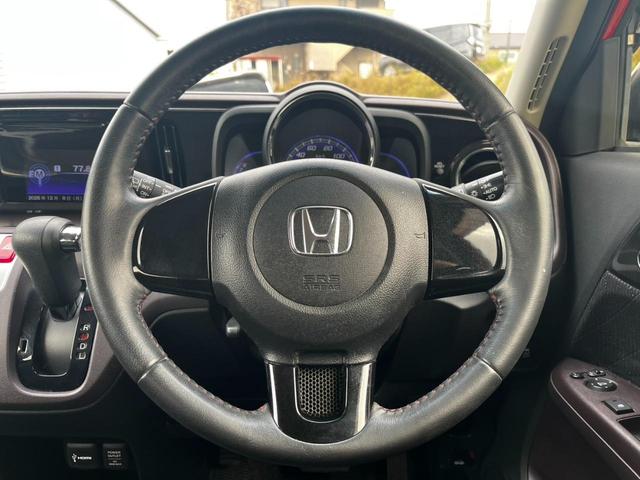 �y�����X�e�A�����O�z��ɂ����������݂ƂĂ��^�]���₷���n���h���ł��B�n���h�������������G���ǂ��t�B�b�g���܂��B