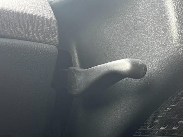 �y�����X�e�A�����O�z��ɂ����������݂ƂĂ��^�]���₷���n���h���ł��B�n���h�������������G���ǂ��t�B�b�g���܂��B