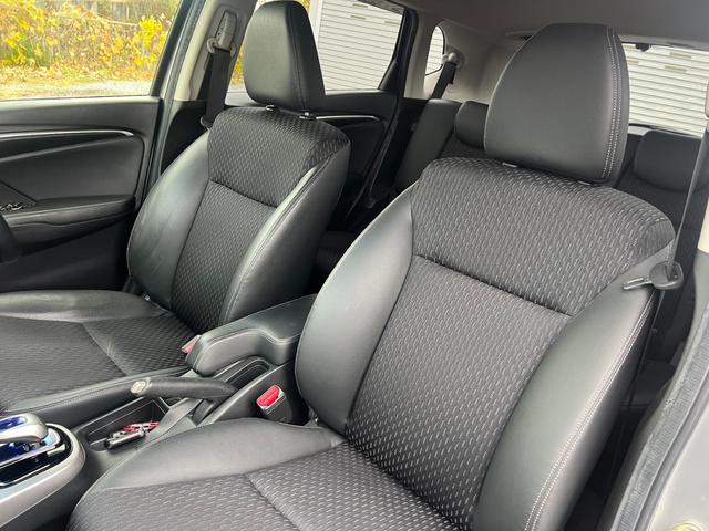 フィットハイブリッド Lパッケージ オーディオ ドライブレコーダー ETC 横滑り防止 ECONスイッチ オートライト オートエアコン 電動格納ミラー パワーウィンドウ プッシュスタート スマートキー 1年保証(28枚目)