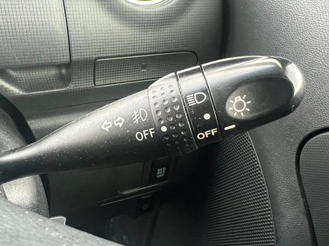 �y�w�b�h���C�g���x���C�U�[�z���������@�\�B������Ń��C�g���Ƃ炷�����𒲐��ł��܂��B�����h���C�u�̍ۂ͂���������Ƃ炵�Ĉ��S���s���Ă��������B