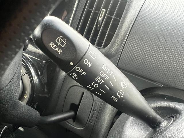 �y�w�b�h���C�g���x���C�U�[�z���������@�\�B������Ń��C�g���Ƃ炷�����𒲐��ł��܂��B�����h���C�u�̍ۂ͂���������Ƃ炵�Ĉ��S���s���Ă��������B