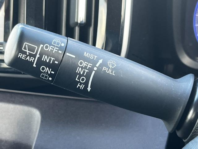 �y�C���p�l����z���E���悭�^�]���₷���݌v�ƂȂ��Ă���܂��B�C���p�l�������������Ɛ������ꂽ�f�U�C���ō����������Ă��܂��B���X�̃h���C�u��O�������܂���B