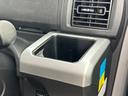 【カップフォルダー】運転席周りにはカップフォルダーや収納場所があり便利に使っていただけます♪