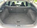 【トランク】収納スペースも十分にございます。2列目を倒してゴルフバックや長尺物を積み込むなど使い方は様々。日常・レジャーと活躍いたします。