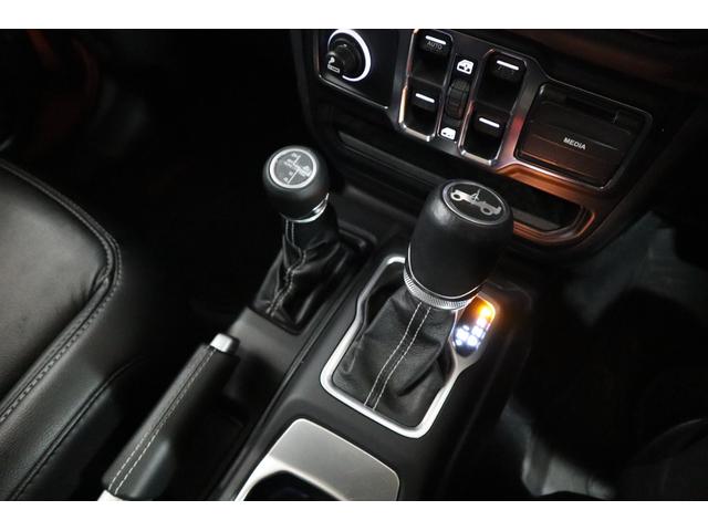 ジープ・ラングラーアンリミテッド サハラ ローンチエディション 18AWジオランダータイヤ2023年ブラックレザーシートナビTVFSBカメラアルパインサウンドクルコンETCシートヒータープッシュスタート(22枚目)