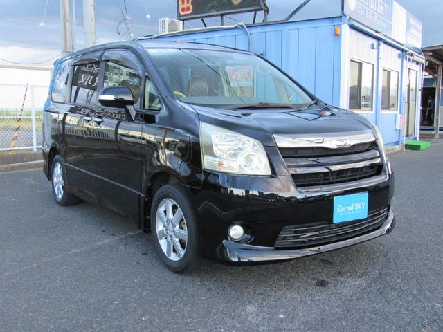 ノア Ｓ　Ｇエディション　タイヤ新　品交換／バッテリー交換／両側電動スライドドア／ＨＤＤナビＴＶバックカメラ／Ｂｌｕｅｔｏｏｔｈ／レザー調シートカバー／８人乗り／スマートキー／禁煙車（11枚目）