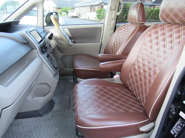 ノア Ｓ　Ｇエディション　タイヤ新　品交換／バッテリー交換／両側電動スライドドア／ＨＤＤナビＴＶバックカメラ／Ｂｌｕｅｔｏｏｔｈ／レザー調シートカバー／８人乗り／スマートキー／禁煙車（19枚目）