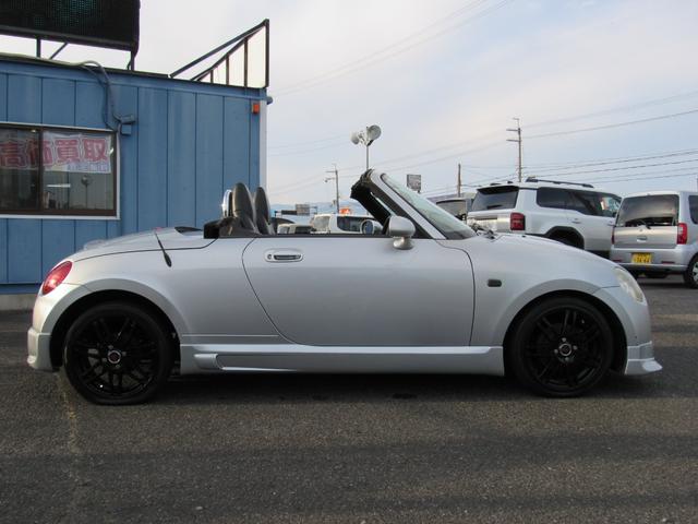 コペン アクティブトップ　フロント　サイド　リヤエアロ　社外１５インチアルミ　社外２本出しマフラー　ブースト計　メモリーナビ　　新品タイヤ交　換サー　ビス　電動オープン開　閉約１８秒（4枚目）