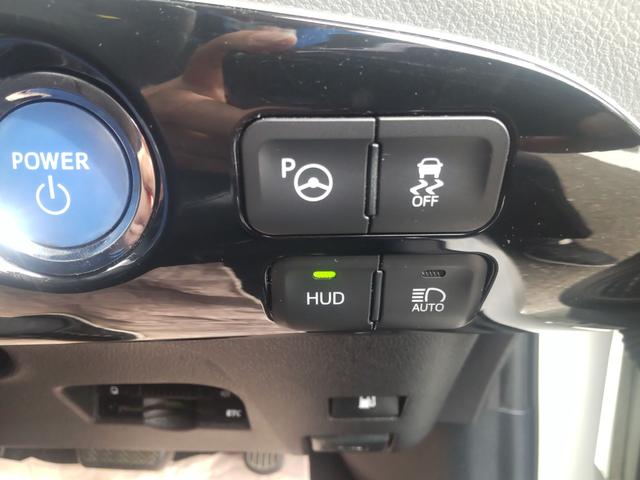 プリウス A ETC バックカメラ ナビ TV クリアランスソナー オートクルーズコントロール レーンアシスト パークアシスト 衝突被害軽減システム アルミホイール オートマチックハイビーム オートライト(9枚目)