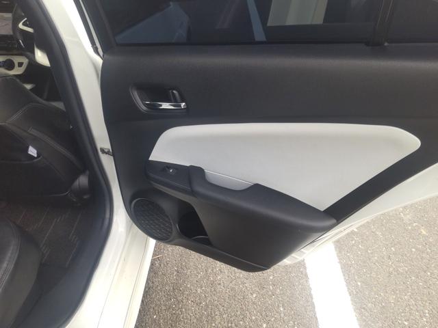 プリウス A ETC バックカメラ ナビ TV クリアランスソナー オートクルーズコントロール レーンアシスト パークアシスト 衝突被害軽減システム アルミホイール オートマチックハイビーム オートライト(27枚目)